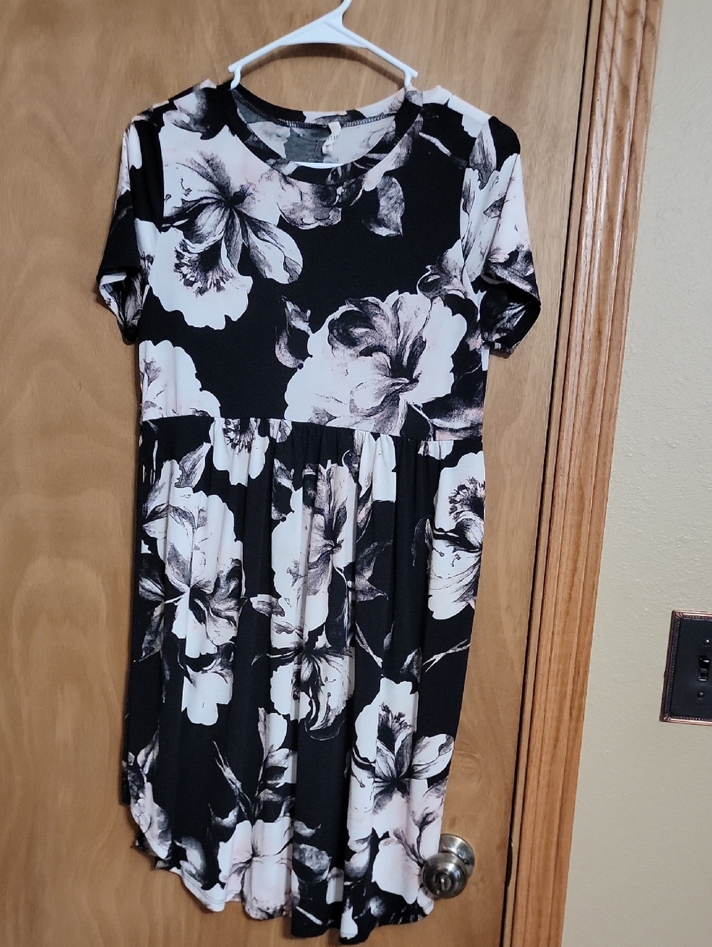 Bellamie Black and White Floral Midi Dress